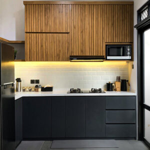 Read more about the article 6 Keunggulan Kitchen Set Custom yang Harus Anda Pertimbangkan